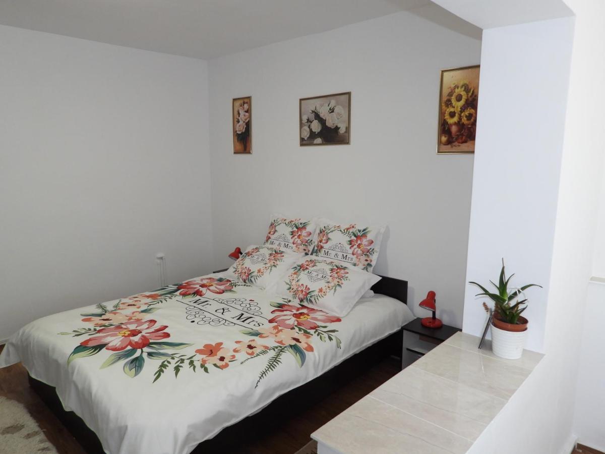 Simoliv Home Otopeni Exterior photo